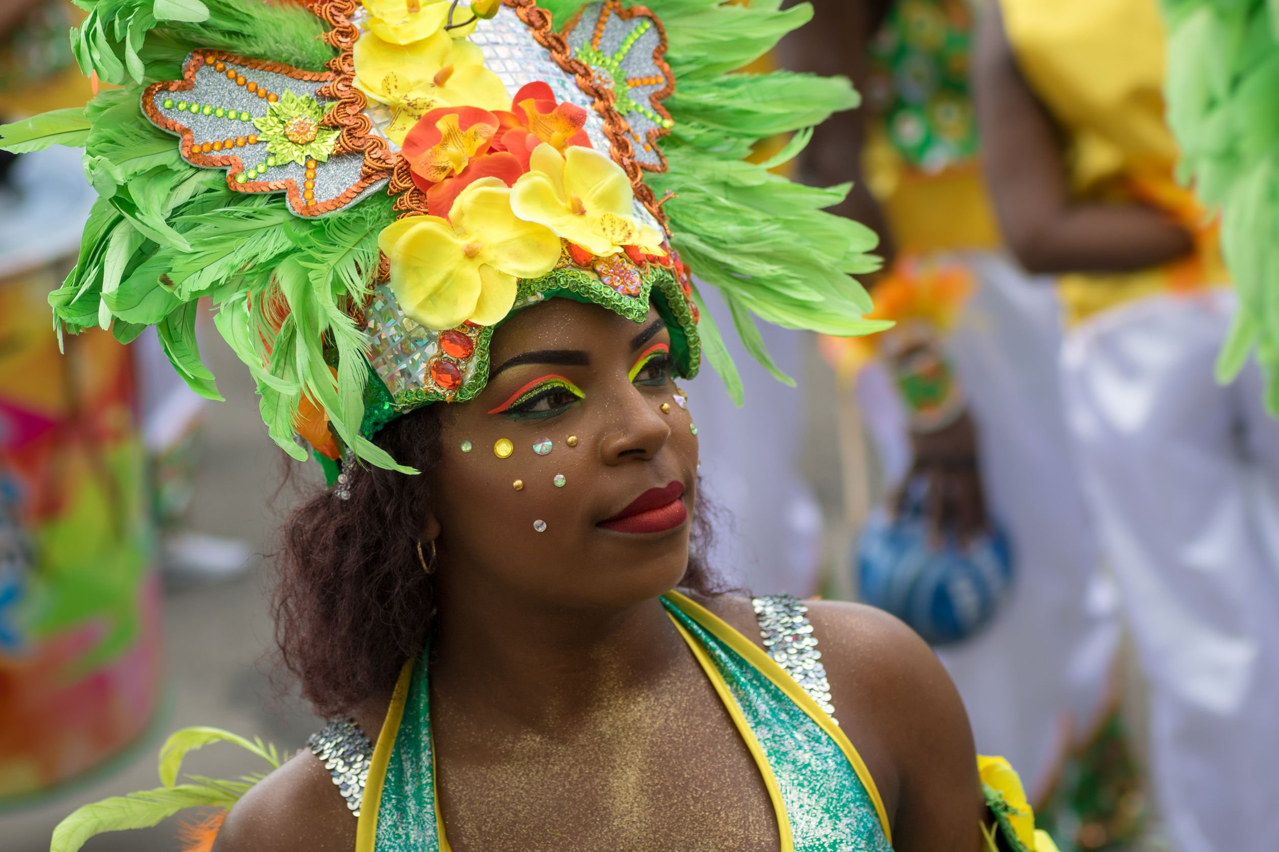 https://cdn.dealeusedevoyages.com/sites/default/files/article/fete_guadeloupe.jpg