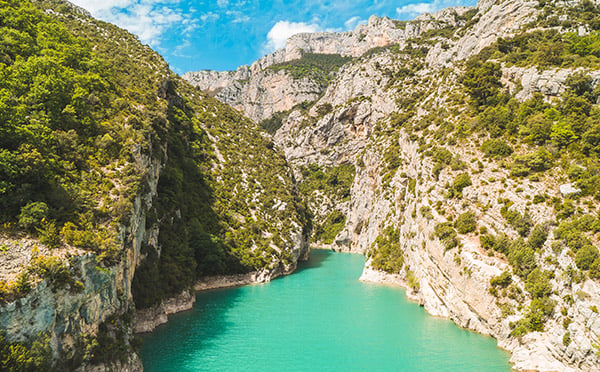 https://cdn.dealeusedevoyages.com/sites/default/files/article/les_gorges_du_verdon.jpg